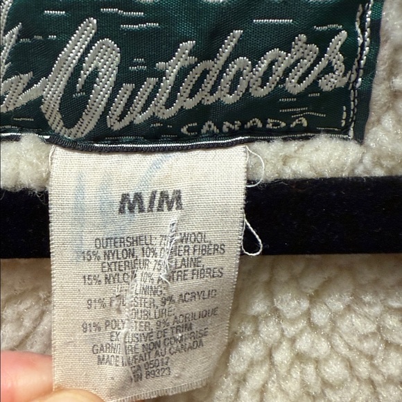 Vintage Roots Red and Black Outdoors Boa Wool Check Vest. Medium - Picture 6 of 7